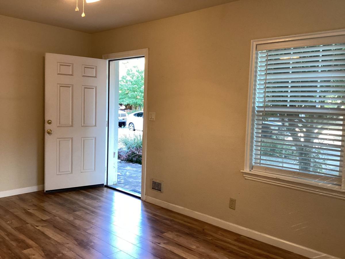 House for rent at 184 E Washington Ave, Chico, CA 95926