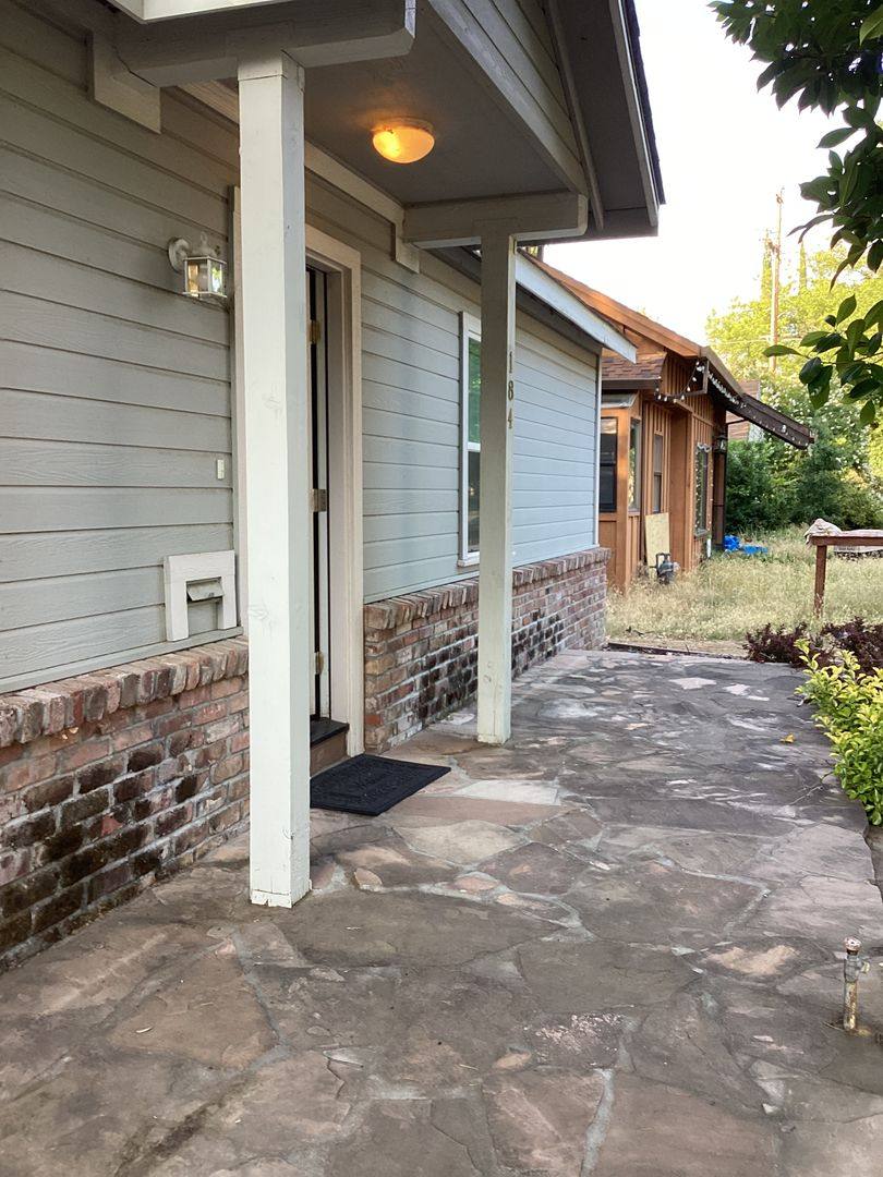 House for rent at 184 E Washington Ave, Chico, CA 95926