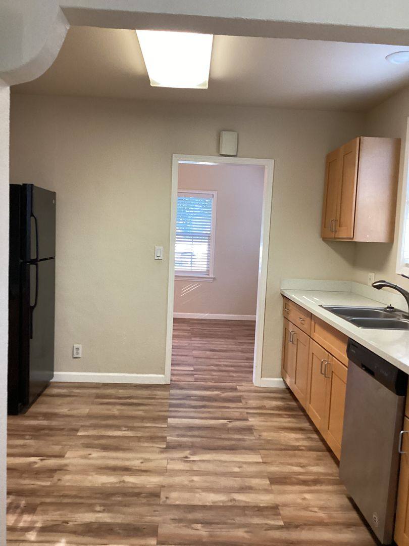 House for rent at 184 E Washington Ave, Chico, CA 95926
