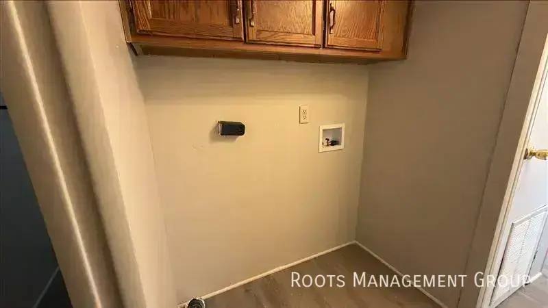 Apartment for rent at 4319 Brimstone Rd, Fort Wayne, IN 46825