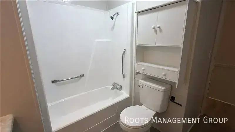 Apartment for rent at 4319 Brimstone Rd, Fort Wayne, IN 46825