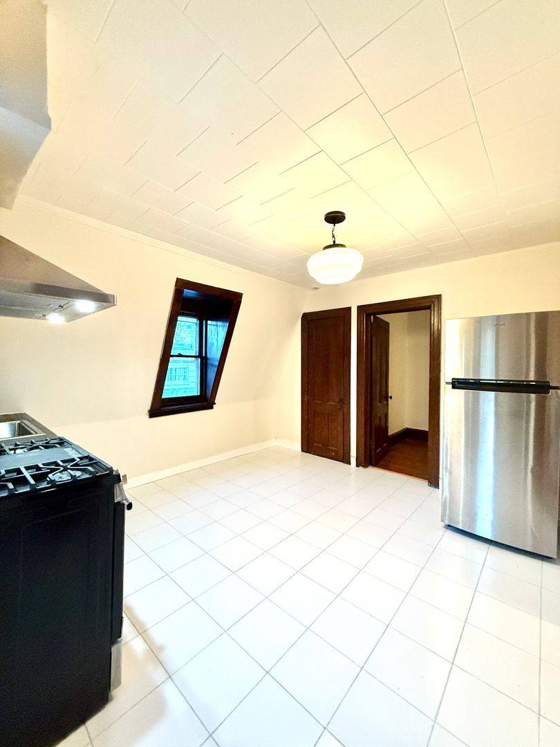 Apartment for rent at 37 Green St, Kingston, NY 12401