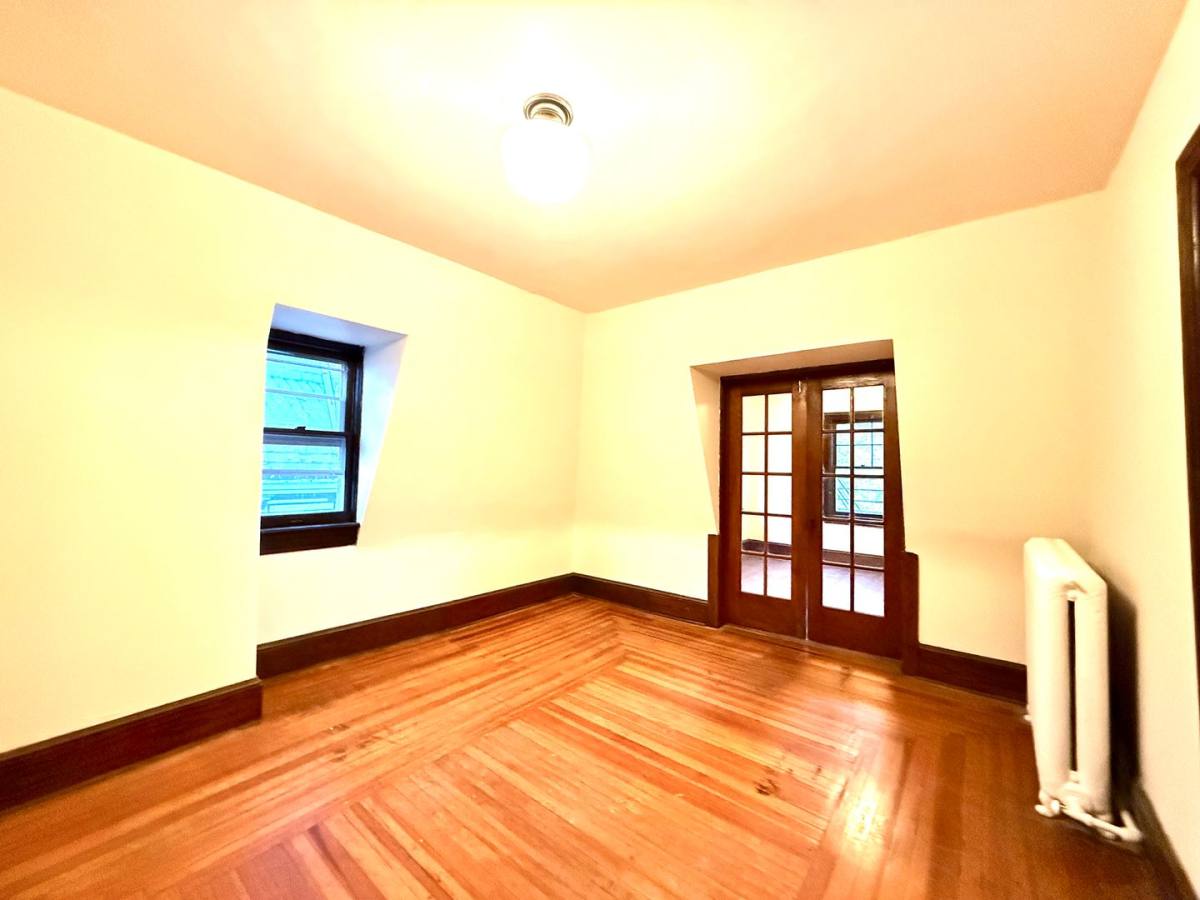 Apartment for rent at 37 Green St, Kingston, NY 12401
