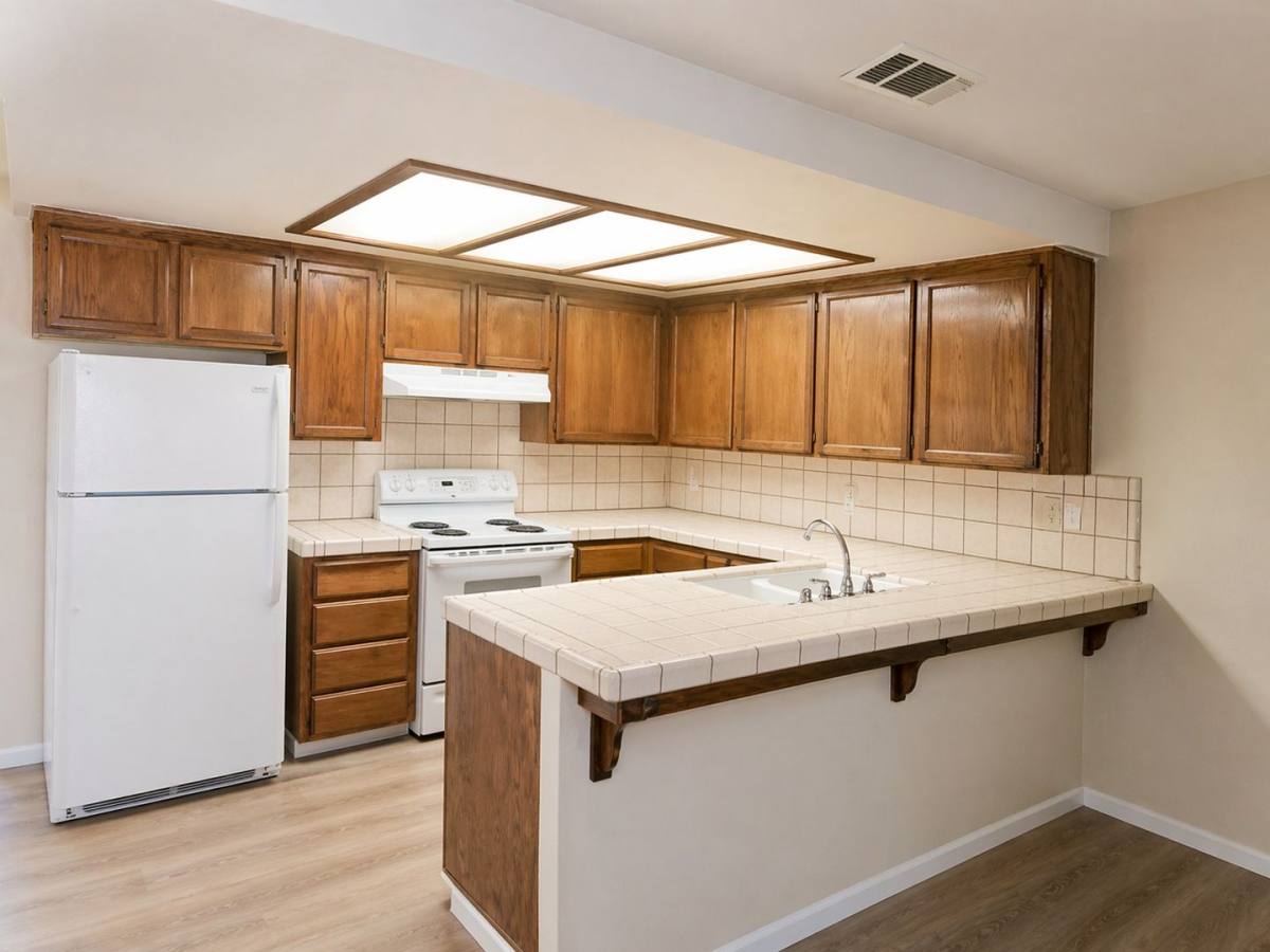 Apartment for rent at 3839 E Hampton Way, Fresno, CA 93726