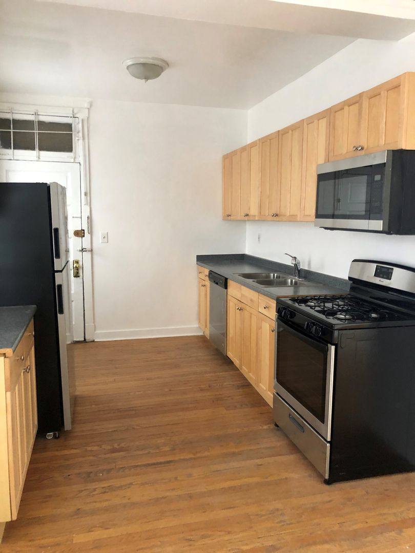 Apartment for rent at 4400 N Winchester Ave, Chicago, IL 60640