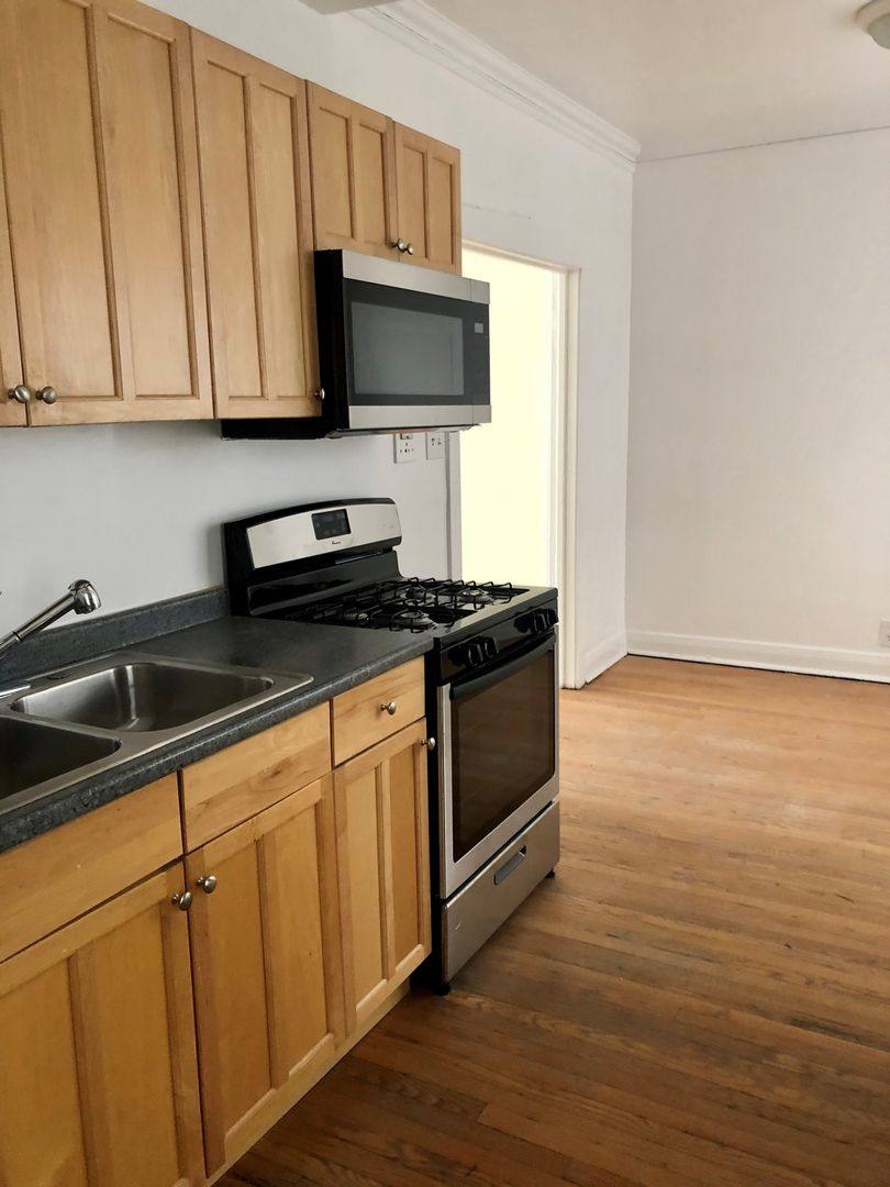 Apartment for rent at 4400 N Winchester Ave, Chicago, IL 60640
