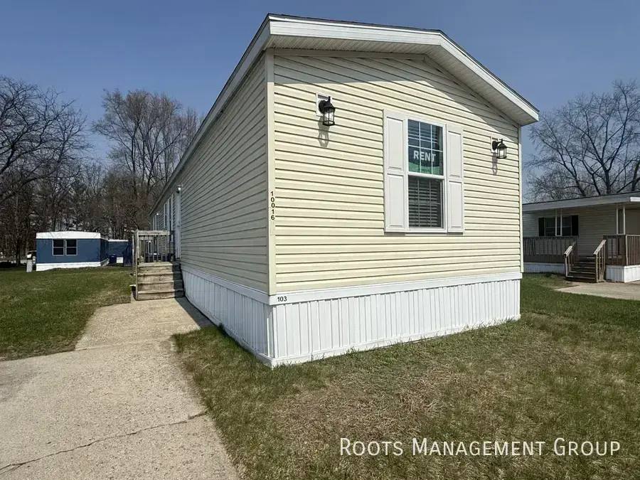 Apartment for rent at 10016 Joan Dr #103, Montrose, MI 48457