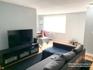 Apartment for rent at 663 W Grace #103, Chicago, IL 60613