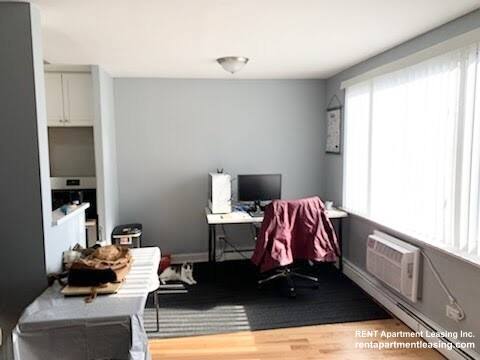 Apartment for rent at 663 W Grace #103, Chicago, IL 60613