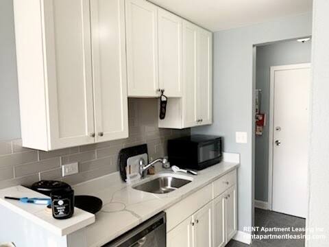 Apartment for rent at 663 W Grace #103, Chicago, IL 60613