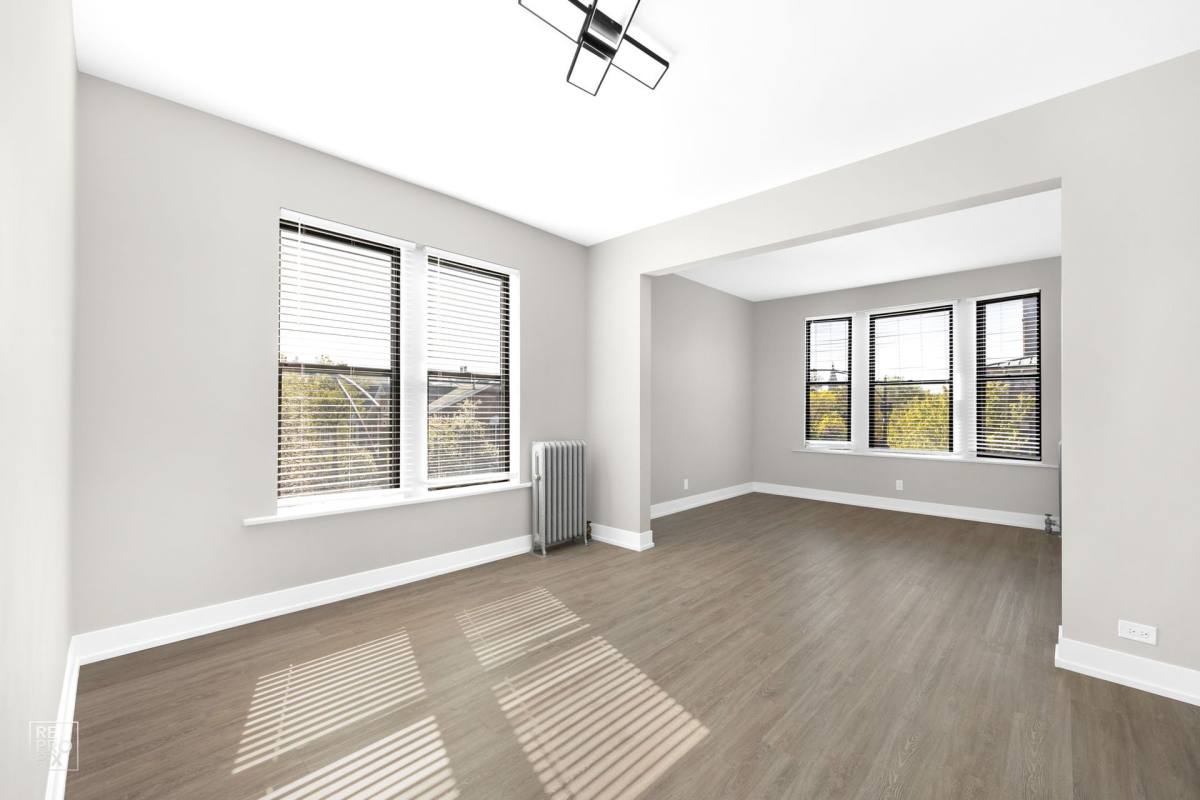 Apartment for rent at 5959-69 W Midway Park, Chicago, IL 60644