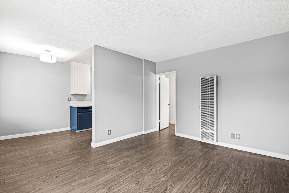 Apartment for rent at 539 E 11th St, Long Beach, CA 90813