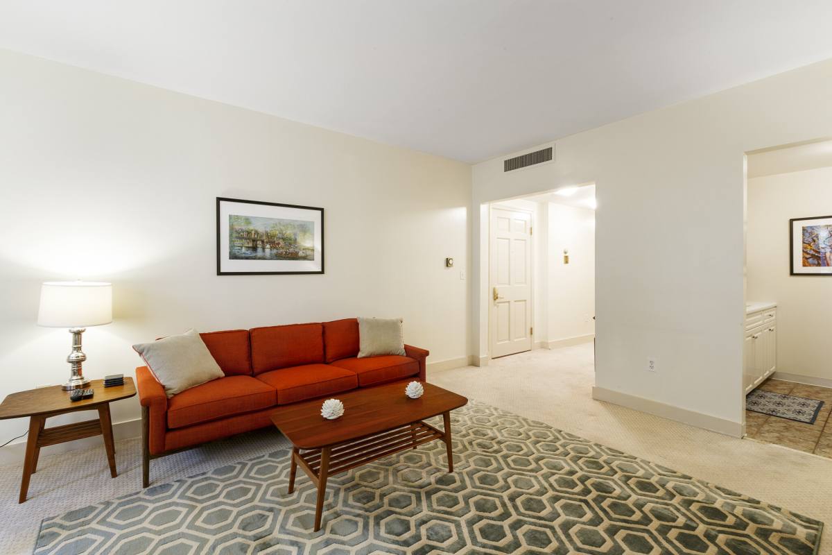 Apartment for rent at 387 Commonwealth Ave #B, Boston, MA 02115