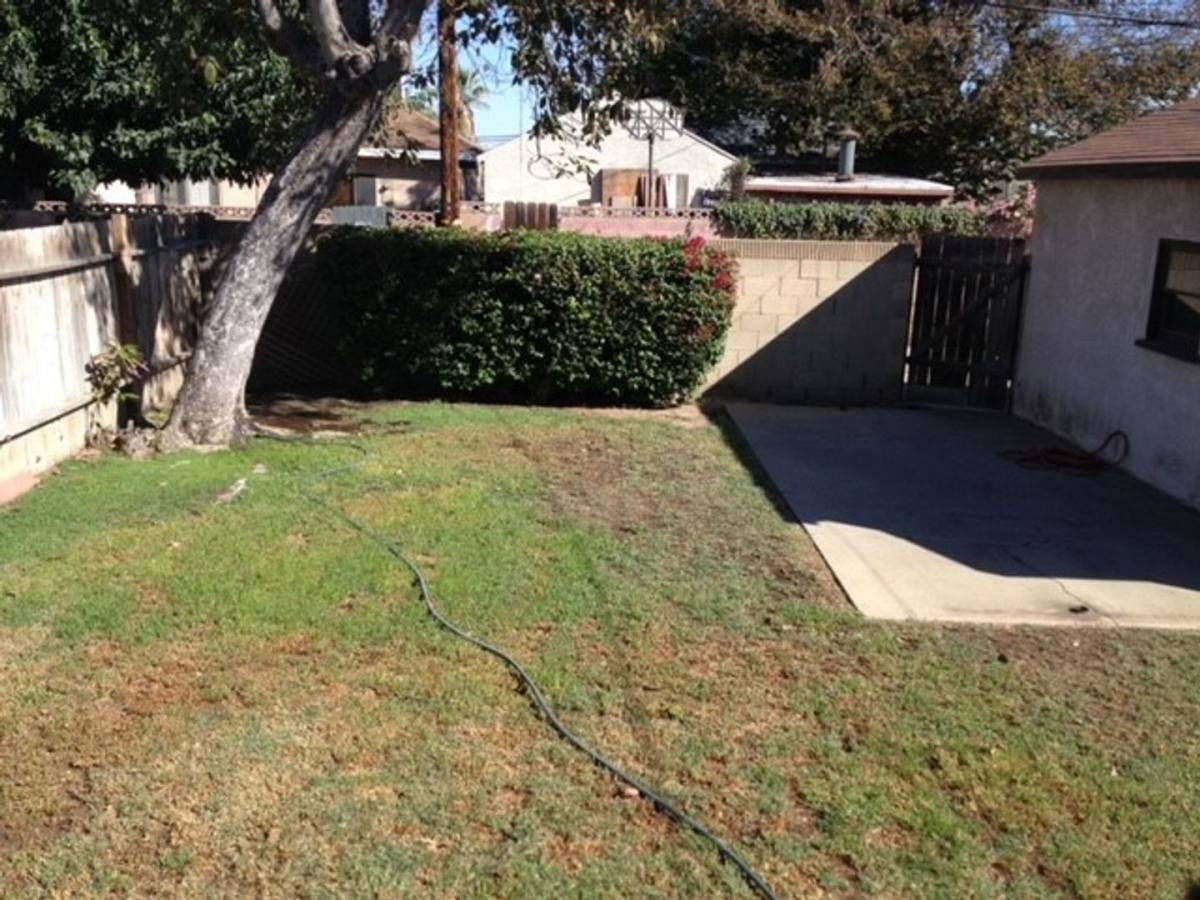 Apartment for rent at 2212 - 14 Grand Ave, Long Beach, CA 90815