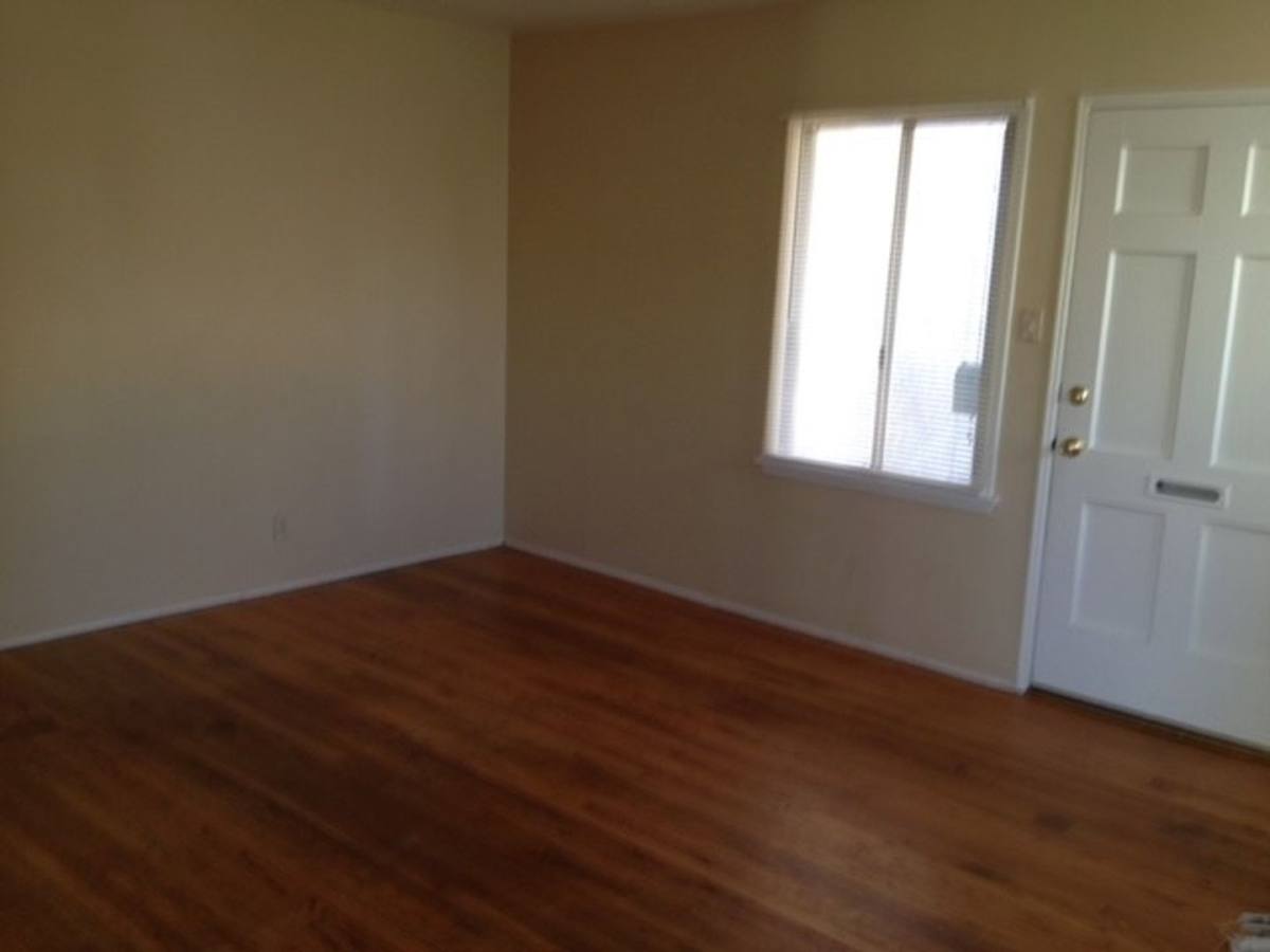 Apartment for rent at 2212 - 14 Grand Ave, Long Beach, CA 90815