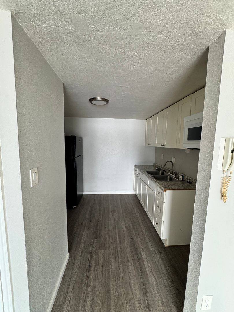 Apartment for rent at 848 Riverview Terrace, Dayton, OH 45402
