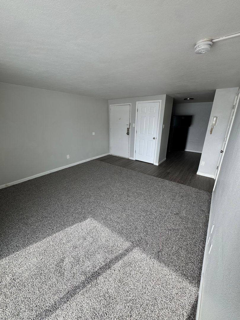 Apartment for rent at 848 Riverview Terrace, Dayton, OH 45402