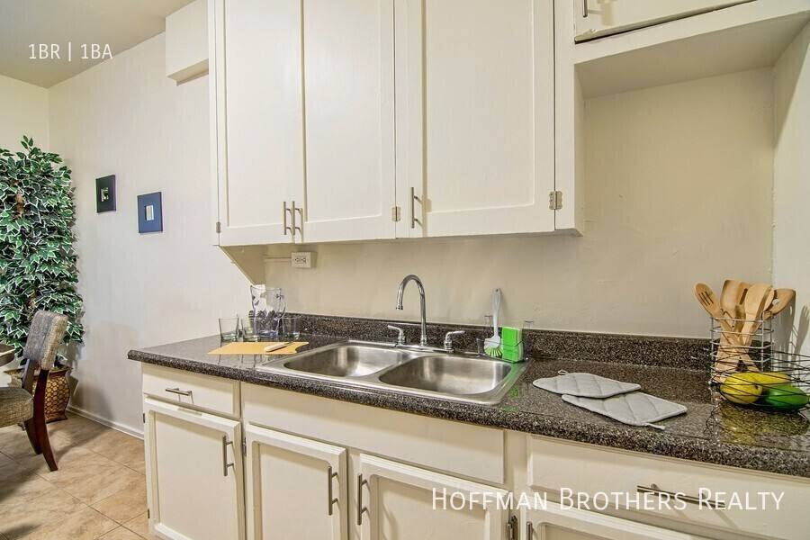 Apartment for rent at 5233 Monte Vista St #402, Los Angeles, CA 90042