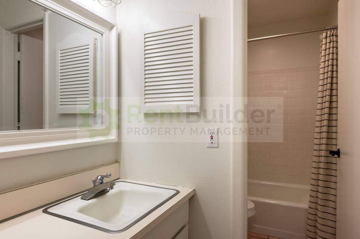 Condo for rent at 1601 Pennsylvania St Ne, Aptw-4, Albuquerque, NM 87110