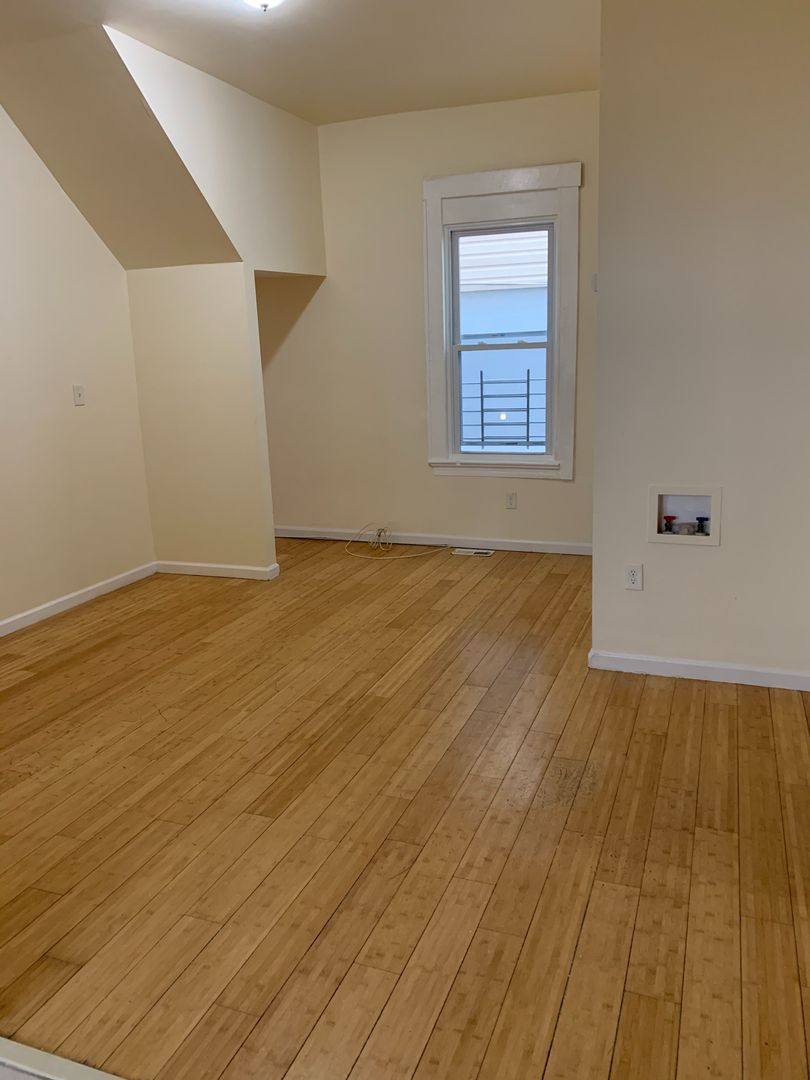 Apartment for rent at 14 Wainwright St, Newark, NJ 07112