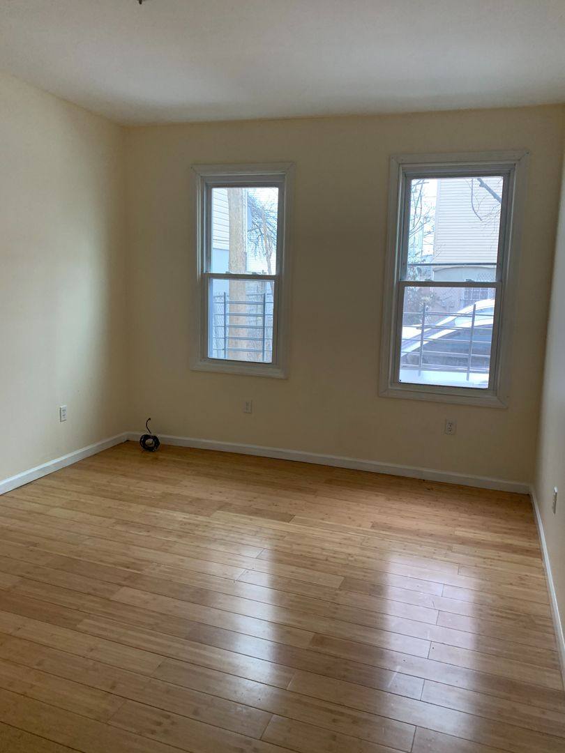 Apartment for rent at 14 Wainwright St, Newark, NJ 07112