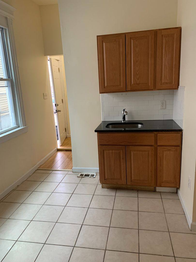 Apartment for rent at 14 Wainwright St, Newark, NJ 07112