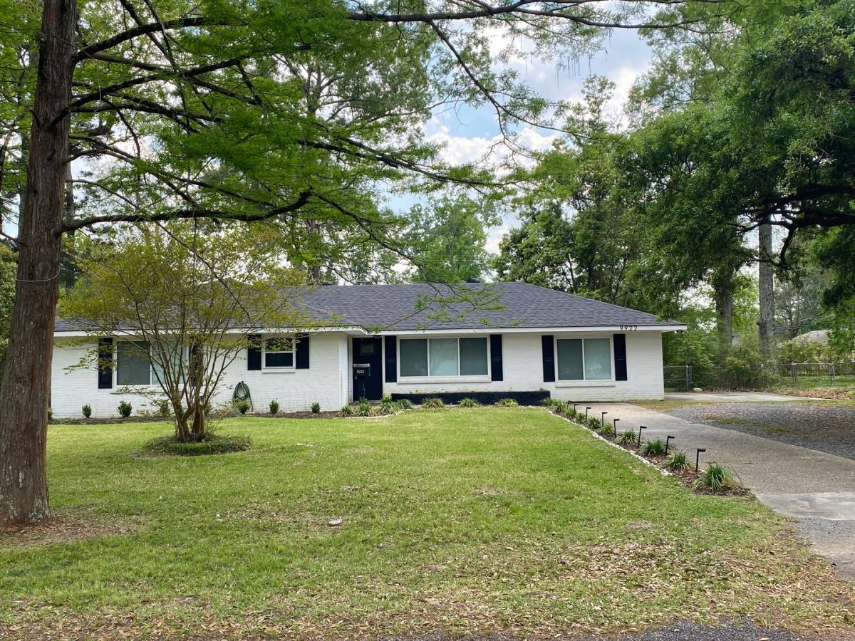 House for rent at 9922 N Parkview Dr, Baton Rouge, LA 70815