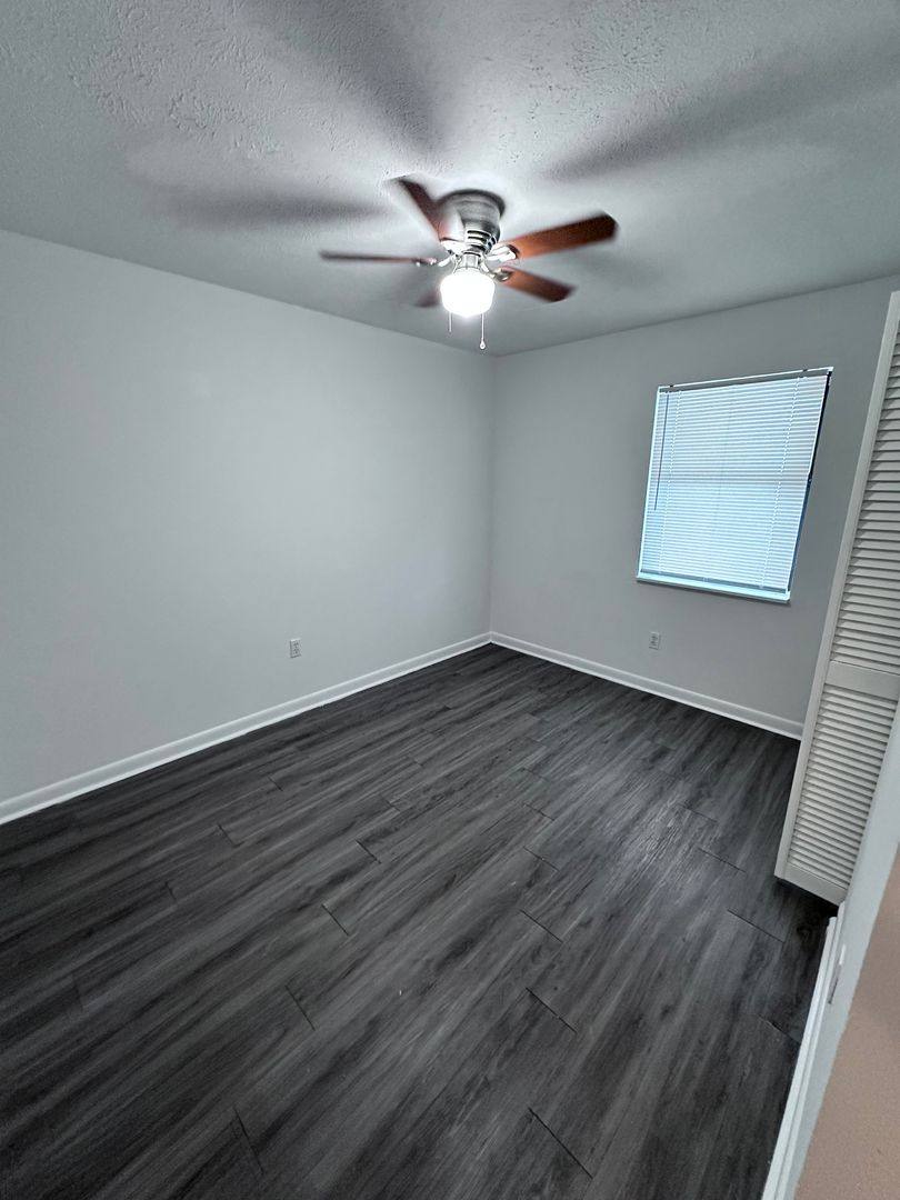 Apartment for rent at 1944 Sunset Place, Fort Myers, FL 33901