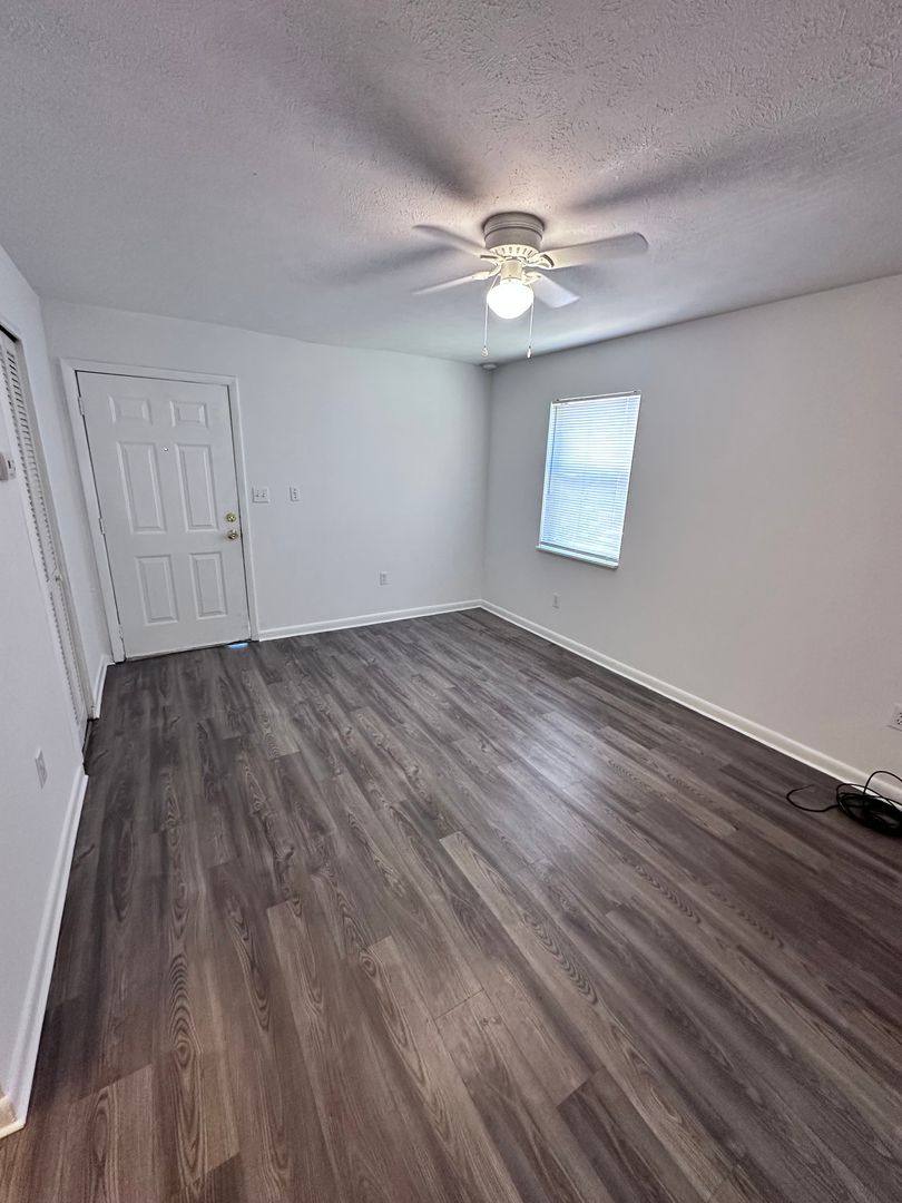 Apartment for rent at 1944 Sunset Place, Fort Myers, FL 33901