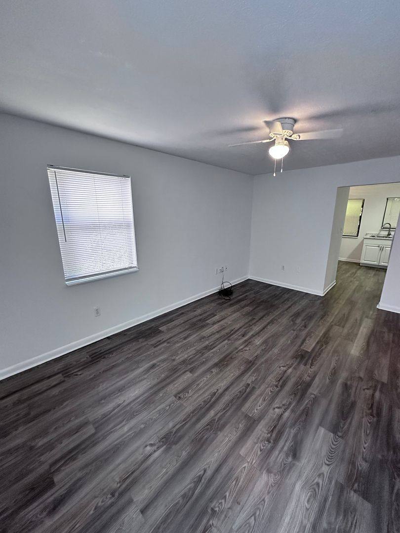 Apartment for rent at 1944 Sunset Place, Fort Myers, FL 33901