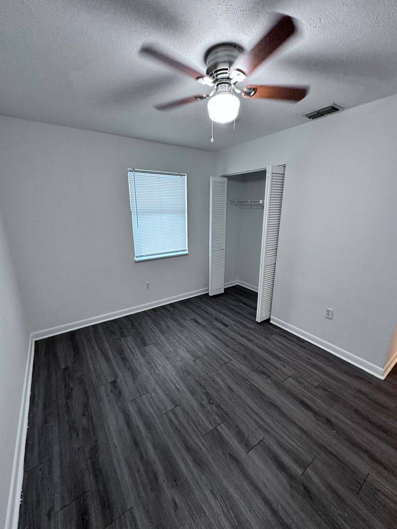 Apartment for rent at 1944 Sunset Place, Fort Myers, FL 33901
