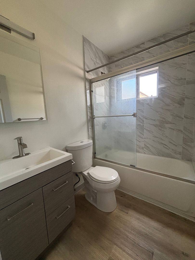 Apartment for rent at 630 Fir Ave, Inglewood, CA 90301