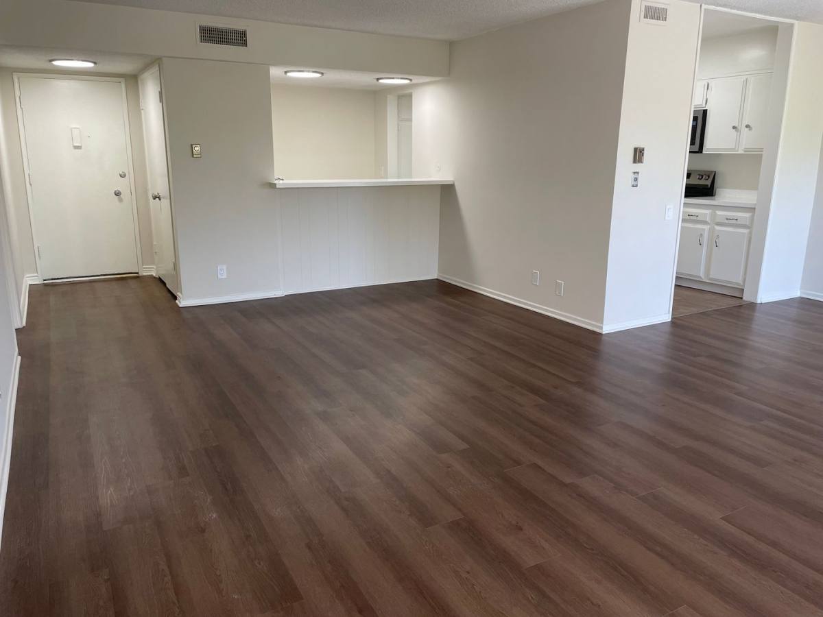 Apartment for rent at 14400 Addison St, Sherman Oaks, CA 91423