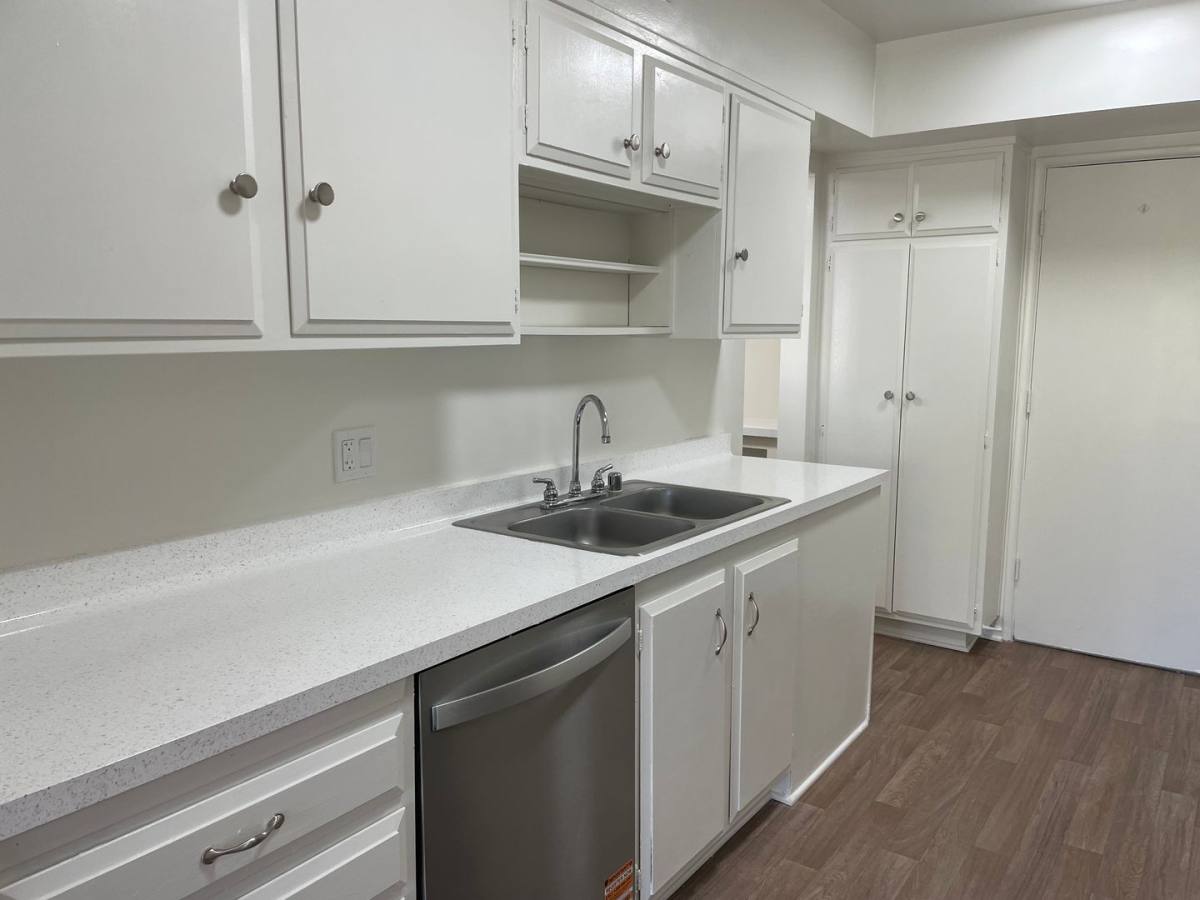 Apartment for rent at 14400 Addison St, Sherman Oaks, CA 91423
