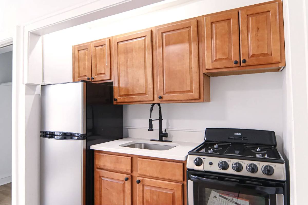 Apartment for rent at 905-915 W Carmen Ave #310, Chicago, IL 60640
