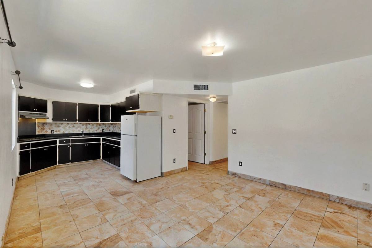 Apartment for rent at 530-540 S Yarbrough, El Paso, TX 79915