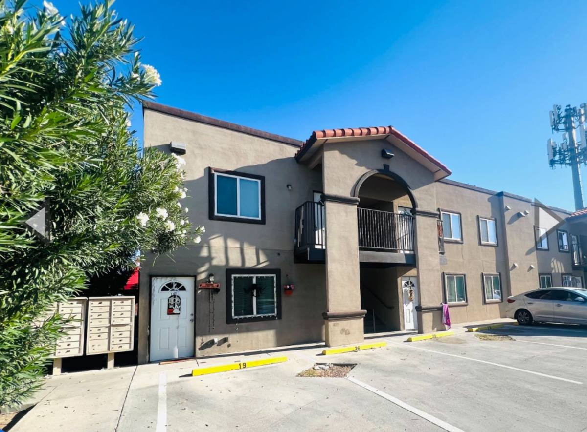 Apartment for rent at 530-540 S Yarbrough, El Paso, TX 79915