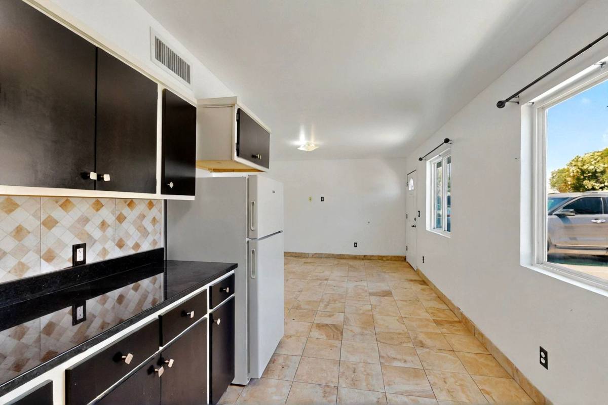 Apartment for rent at 530-540 S Yarbrough, El Paso, TX 79915