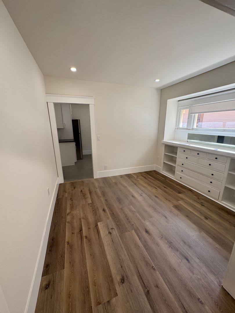 Apartment for rent at 422 E Walnut, Santa Ana, CA 92701