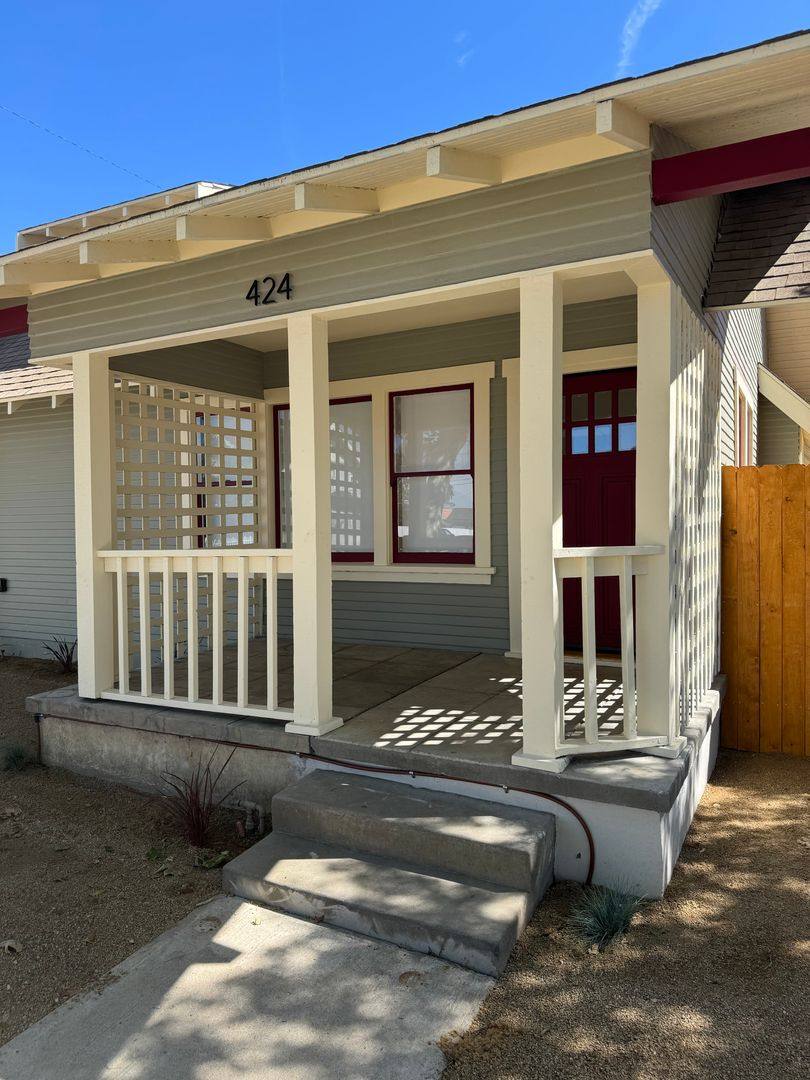 Apartment for rent at 422 E Walnut, Santa Ana, CA 92701