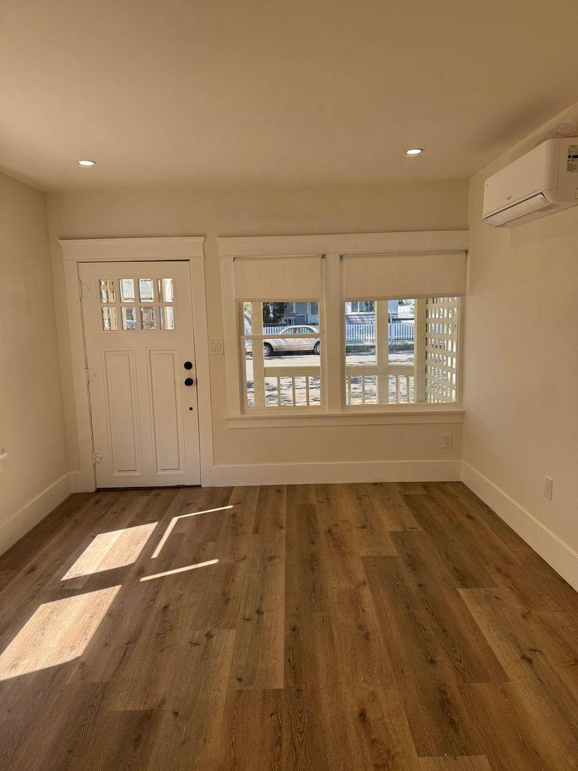 Apartment for rent at 422 E Walnut, Santa Ana, CA 92701