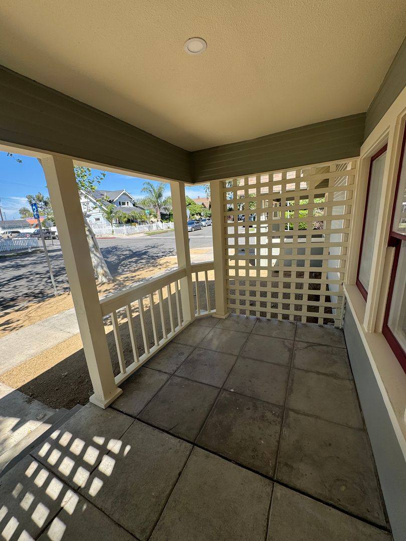 Apartment for rent at 422 E Walnut, Santa Ana, CA 92701