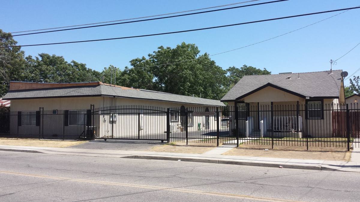Apartment for rent at 313-315 Beardsley Ave, Bakersfield, CA 93308