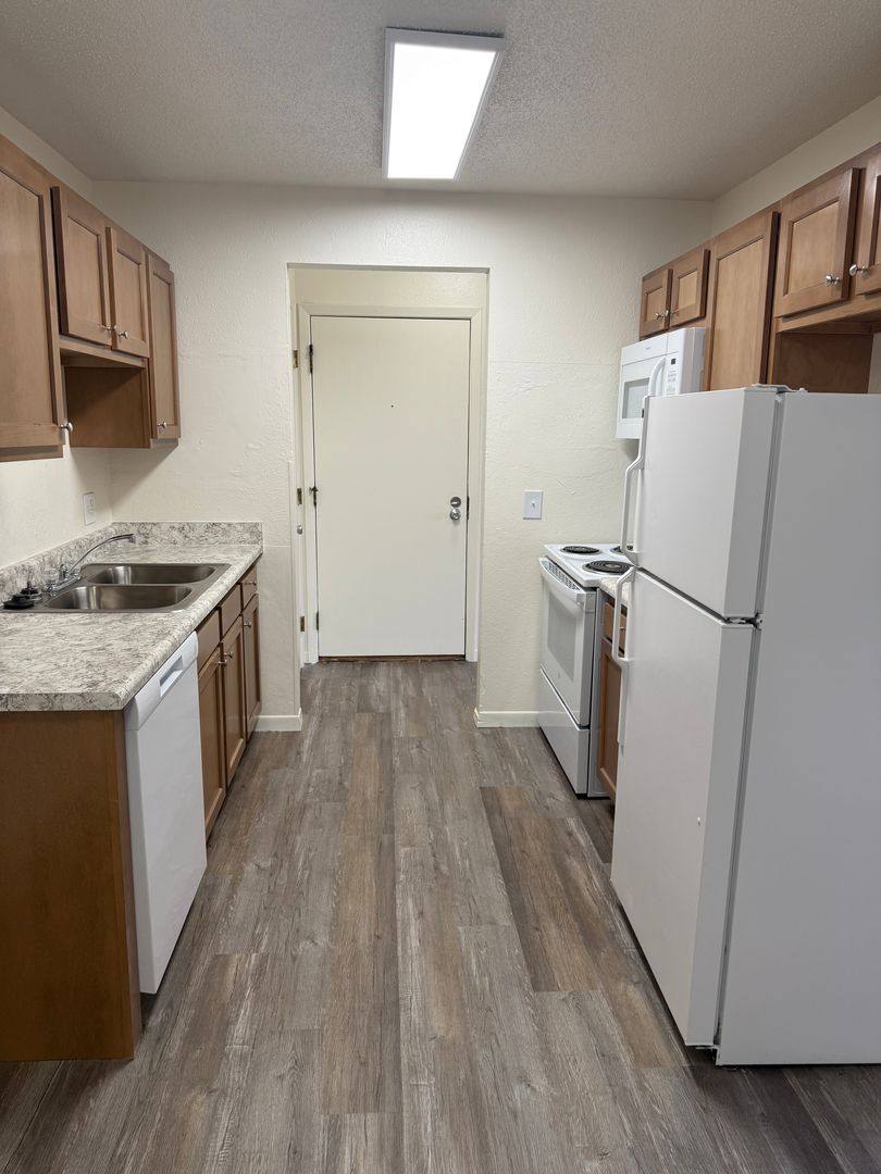 807 Three Meadows Dr, Perrysburg, OH 43551 - Apartment for Rent - Image 2