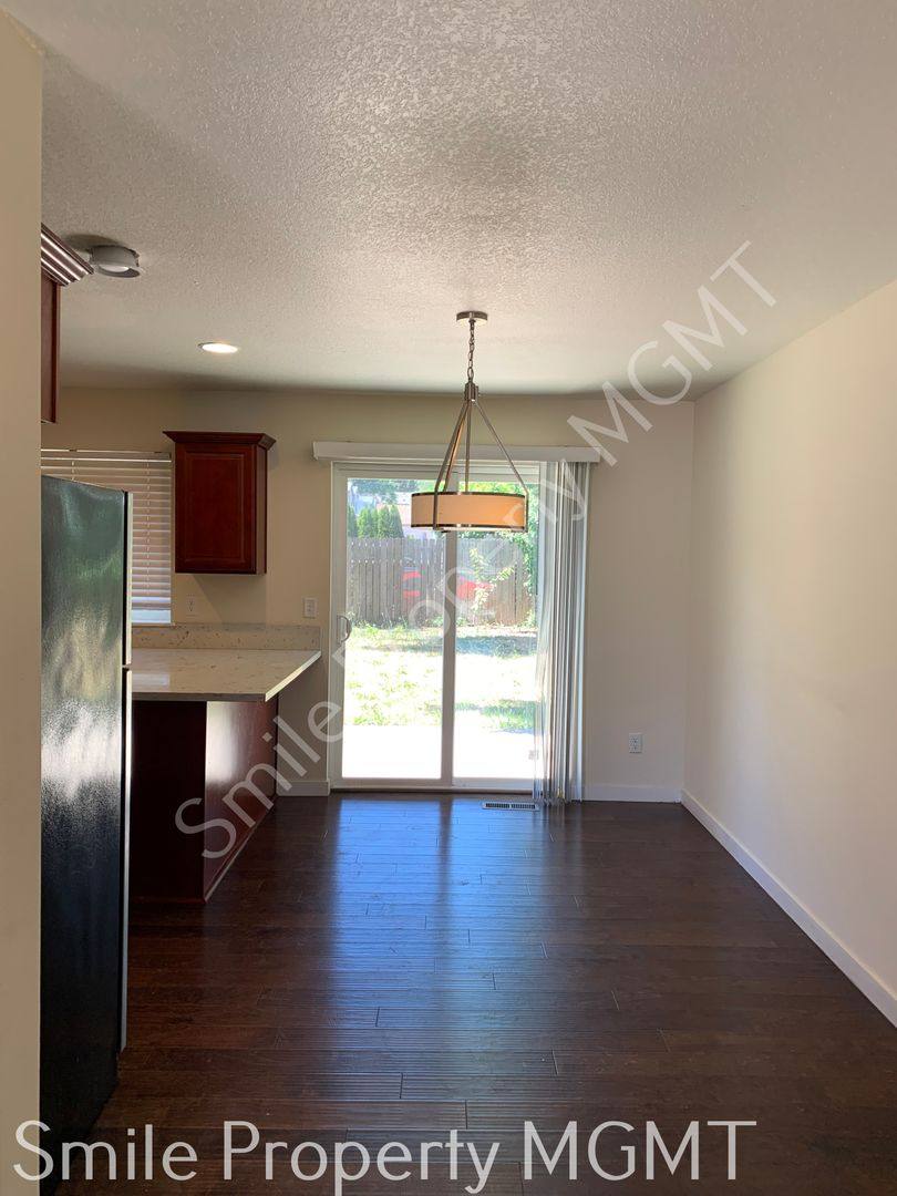 House for rent at 3223 SE 122nd Ave, Portland, OR 97236