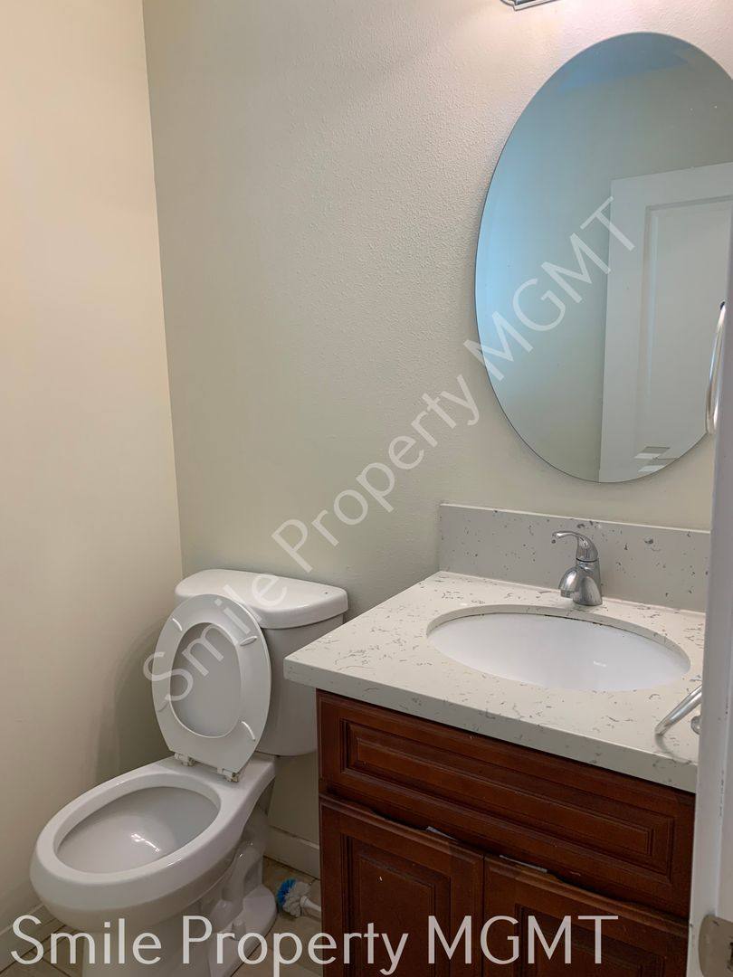 House for rent at 3223 SE 122nd Ave, Portland, OR 97236