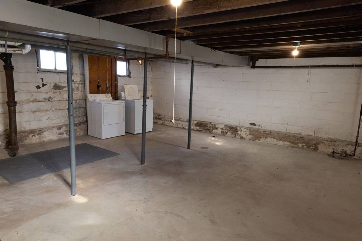 House for rent at 1133 Columbia, Waterloo, IA 50703
