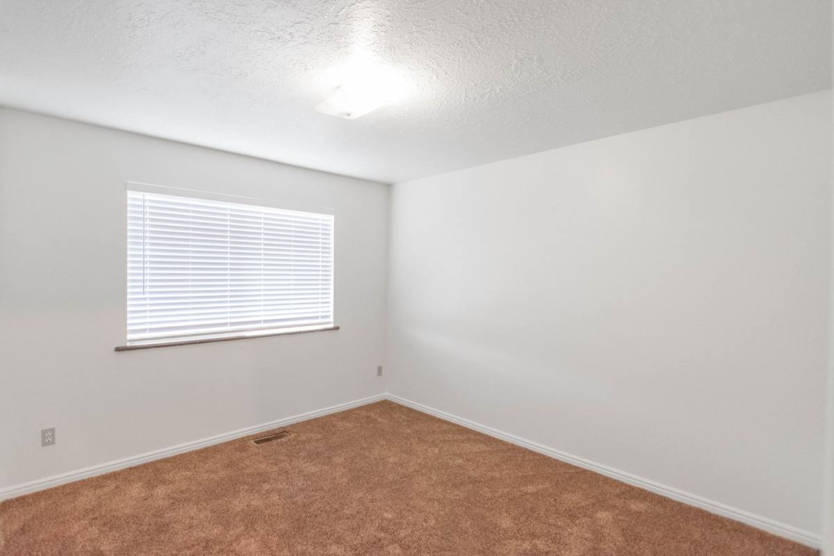 Apartment for rent at 1891 N Hillfield Rd, Layton, UT 84041