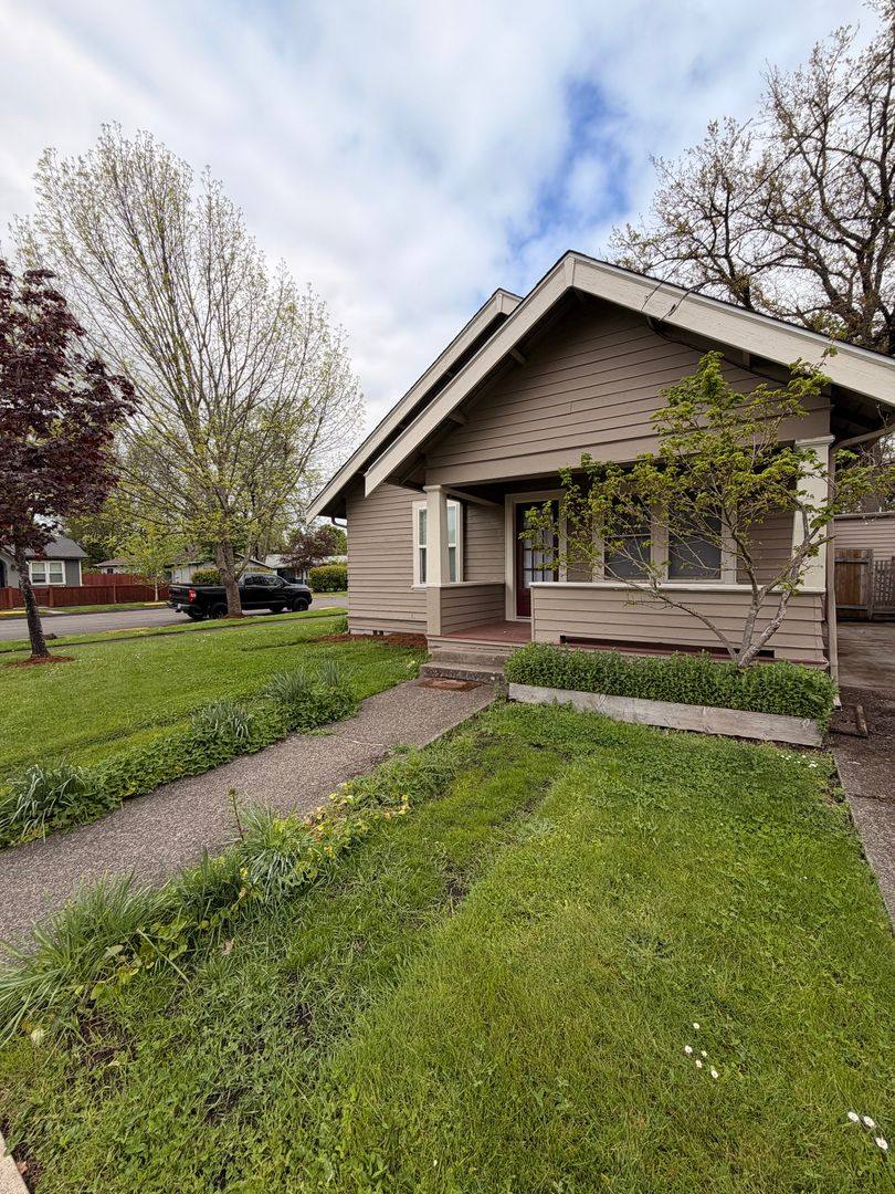 1895 W 18th, Eugene, OR 97401