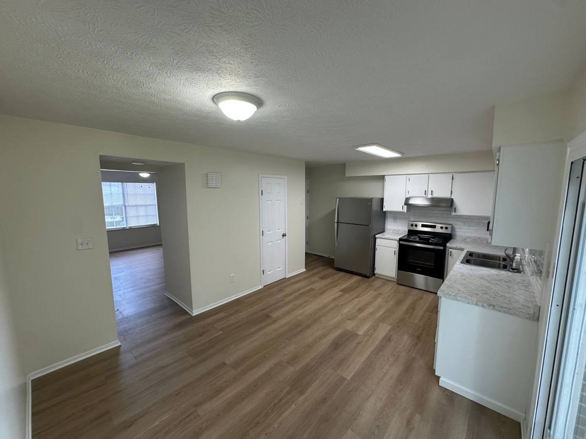 Townhouse for rent at 37 Campbell Dr, Parkersburg, WV 26104